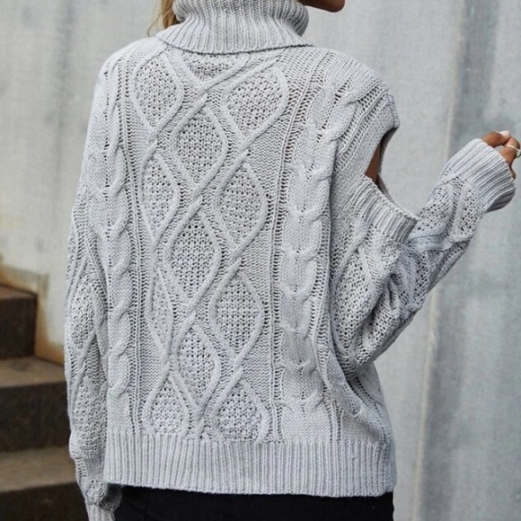 Gray cable knit sweater - Picture 2 of 2